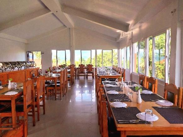 Himalayan Deurali Resort Pokhara Exteriör bild