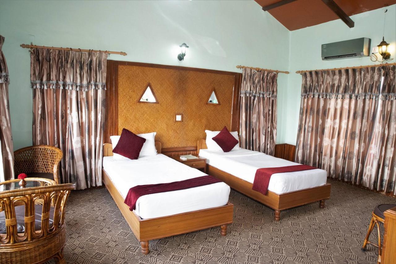 Himalayan Deurali Resort Pokhara Exteriör bild