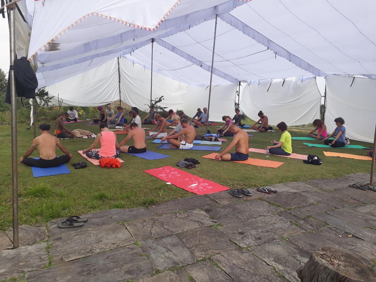 Himalayan Deurali Resort Pokhara Exteriör bild