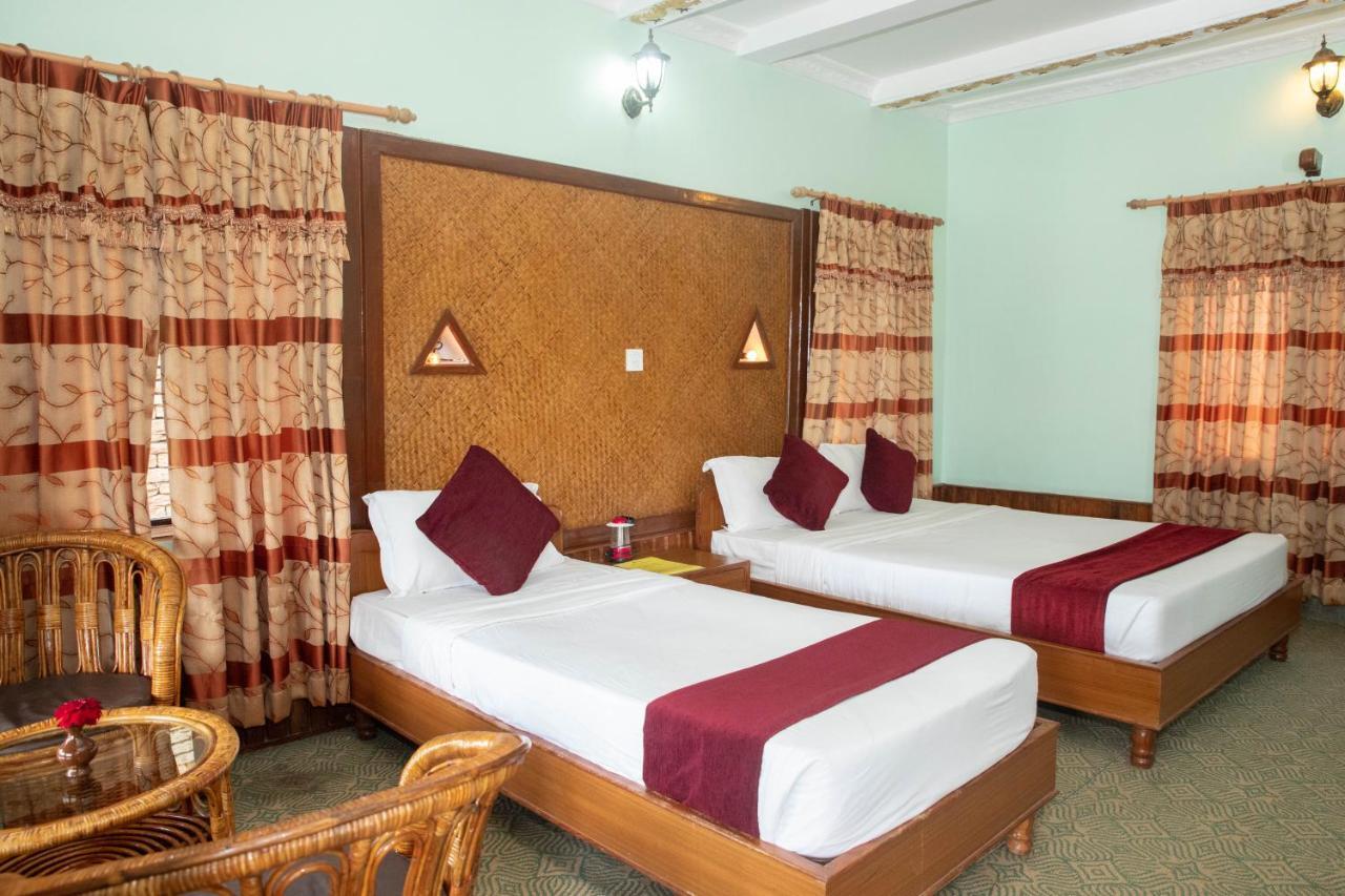 Himalayan Deurali Resort Pokhara Exteriör bild